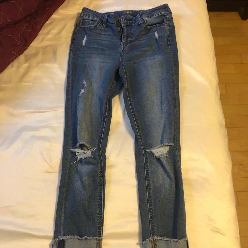 Distressed Skinny Jeans